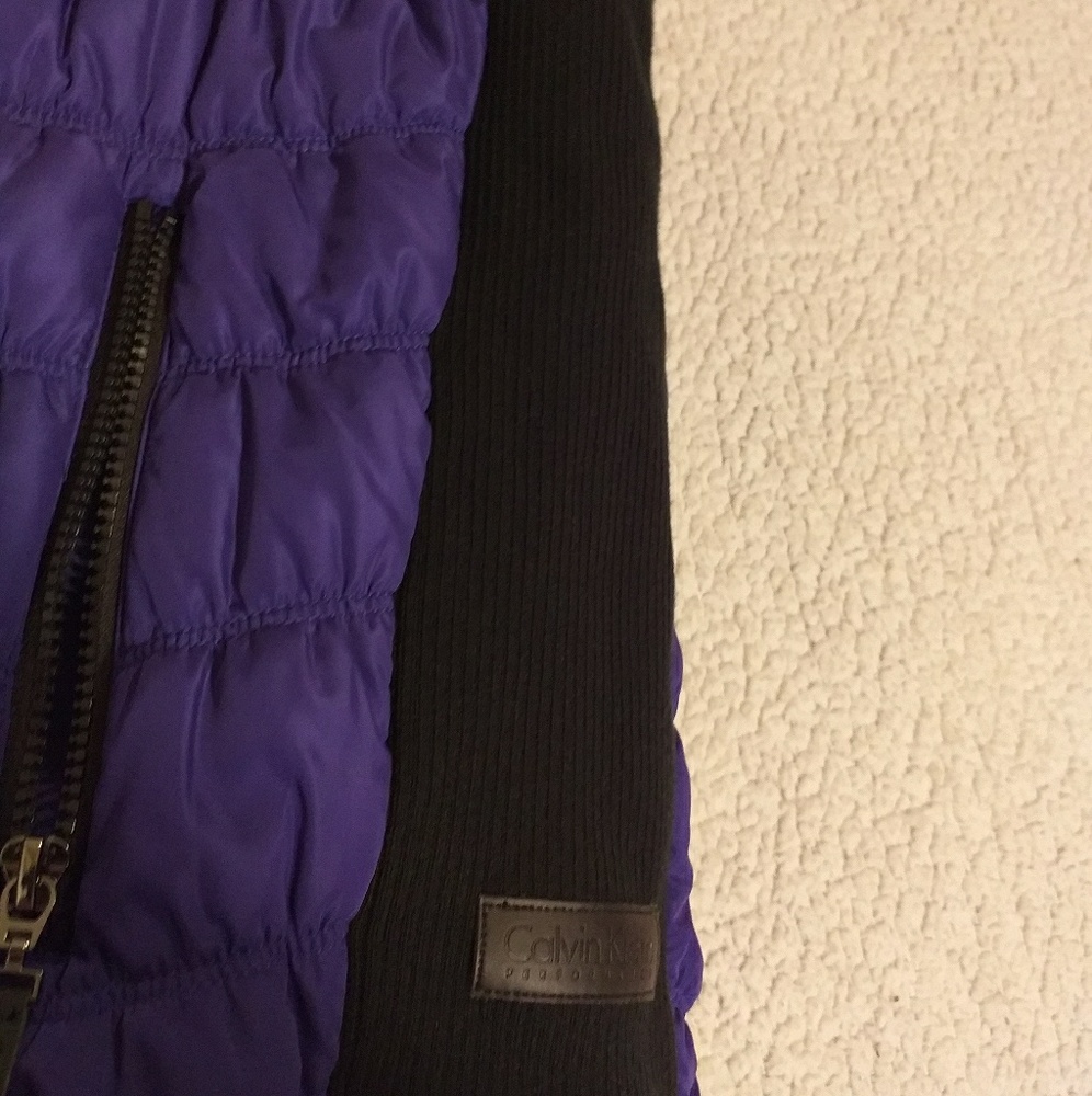 Calvin Klein Performance Vest - Picture 2 of 5